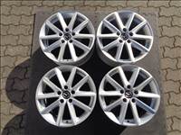 Mazda gyári alufelni 17-es, 5×114.3-as osztó szép állapotban eladó.