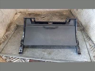 Toyota Corolla (E140/150) Első Hamutartó *154471*