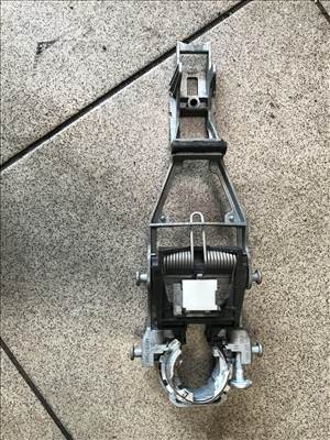 Volkswagen Jetta V bal első kilincs konzol 1K0837885A