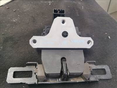 Volvo V40 VOLVO V40 Ferdehátú CsomagtérajtóZárszerkezet 3262 31440245