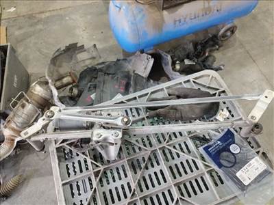 Volkswagen Tiguan 5N 2007- első ablaktörlő szerkezet motorral 5n1955119