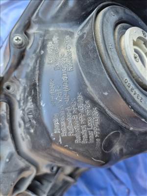 Toyota Corolla jobb első fényszóró  8111002e7100