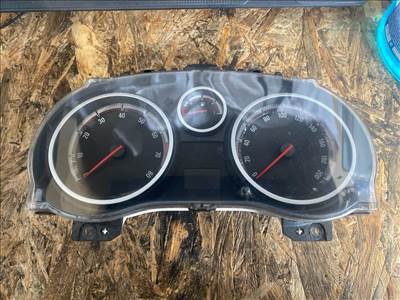 Opel Corsa D Kilométeróra p0013264279 000000