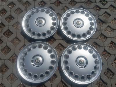 Alfa Romeo 15" gyári dísztárcsa garnitúra 