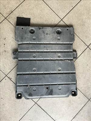 Skoda Octavia III kombi alsó burkolat 5Q0825230H