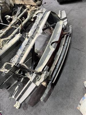 BMW 1-es sorozat F20, F21 Bmw homlokfal F20lci F21lci