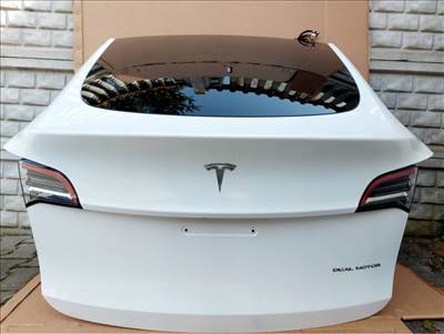Tesla Model Y Csomagtérajtó