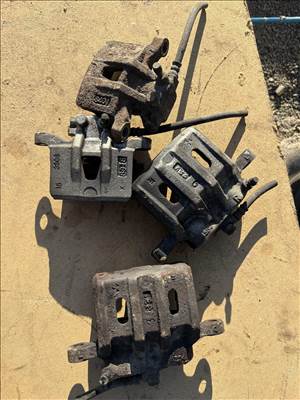 Mitsubishi Outlander II 2.2 DI-D 4WD féknyereg 