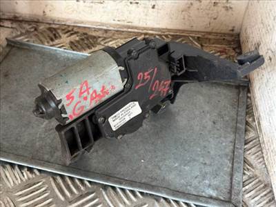 Volkswagen Golf IV Hátsó Ablaktörlő Motor *153585* 90559444