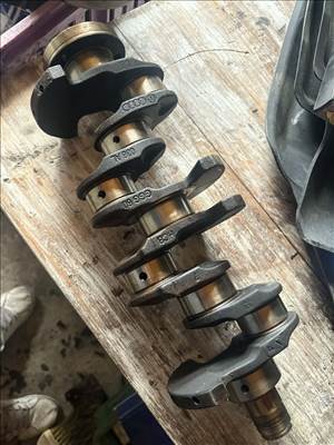 Volkswagen Golf 1.4 BCA Főtengely 06A105021D  036al