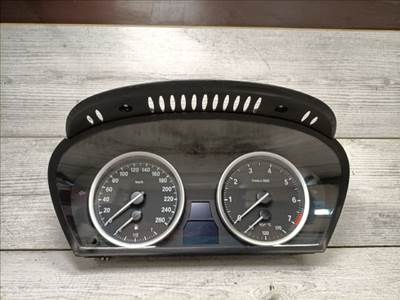 BMW X6 xDrive 50i - Kilométeróra 