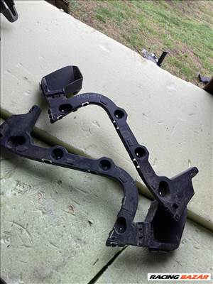 Ford Focus MK3 kombi hátsó lökhárító tartó