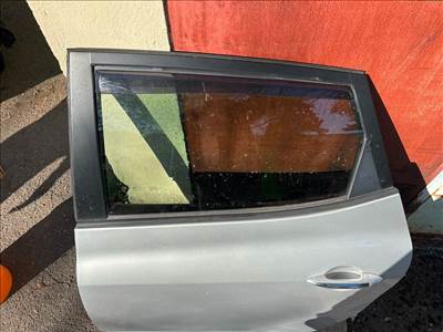  HYUNDAI ix20 (JC) Bal hátsó Ajtó (Részeivel)