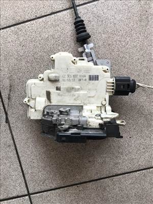Volkswagen Passat B7 jobb első zár 3C1837016A