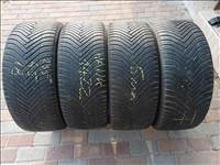  235/4518" használt Hankook négyévszakos gumi gumi