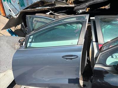  KIA CEED (JD) Bal első Ajtó (Részeivel)