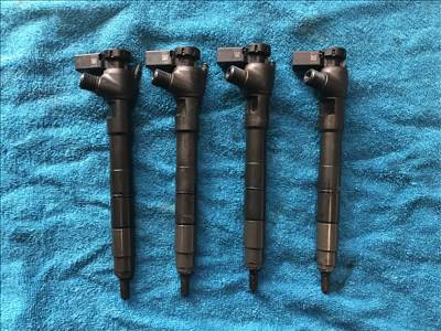 Skoda Octavia III 1.6CR CXX injektor szett 04L130277D