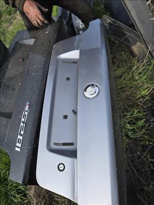 BMW 5-ös sorozat E39 Csomagtérajtó