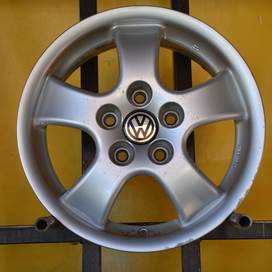 VW-Skoda-Seat-Audi (1/4-2607)(HA4228805)(JF)Használt 15" 5x112 alufelni 