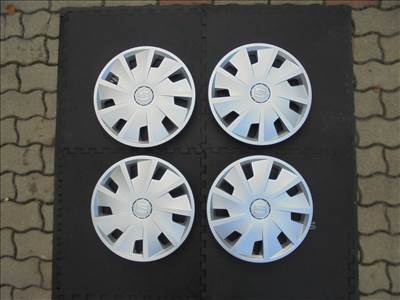 Újszerű 15-ös Seat gyári disztárcsa eladó 