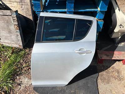 SUZUKI SWIFT IV (FZ, NZ) Bal hátsó Ajtó (Részeivel