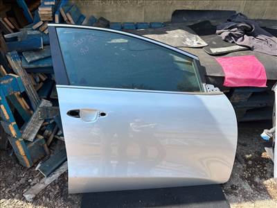 KIA CEED (JD) Jobb első Ajtó (Részeivel)