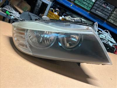 BMW 3 (E90) Jobb Fényszóró