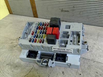 FIAT PUNTO II. Biztosítéktábla BCM BSI BSM SAM GEM modul Utastér