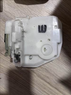 Mitsubishi ajtózár  a047218