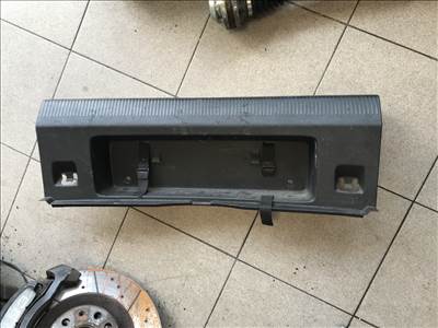 Volkswagen Jetta V hátfal burkolat 1K5863485