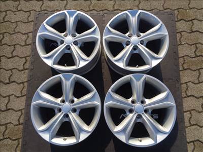 Land Rover gyári alufelni 17-es, 5×108-as osztó szenzorral újszerűen eladó.