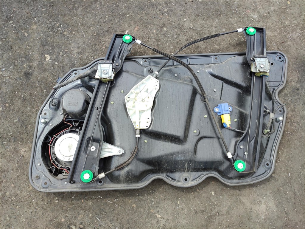 VW Passat B6 bal első ablakemelő szerkezet 3. kép