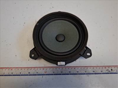 Toyota Prius Plus jobb hátsó hangszóró 8616052331