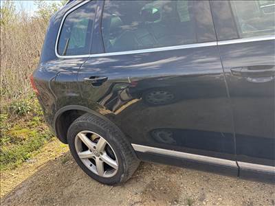 Volkswagen Touareg II Jobb hátsó ajtó 