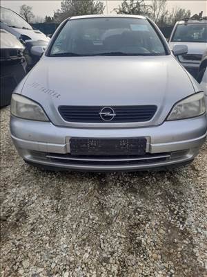 Opel astra g motorháztető z147