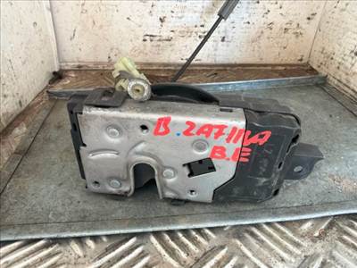 Opel Zafira B Bal első Ajtózár *153605* 13210748