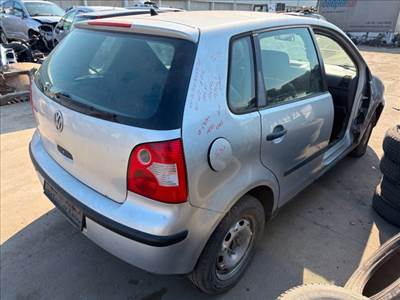 Volkswagen Polo IV Jobb hátsó Dobbetét (Kerékjárati, Műanyag) *162447