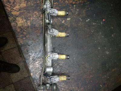 Toyota Corolla (E110) Porlasztó (1 db) *81574* toyota-2325011130