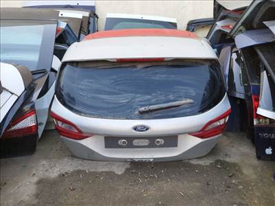 Ford Fiesta 2017- csomagtérajtó kompletten. Angol lámpa van benne.