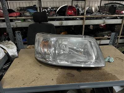 Volkswagen Transporter T5 lámpa jobb első 