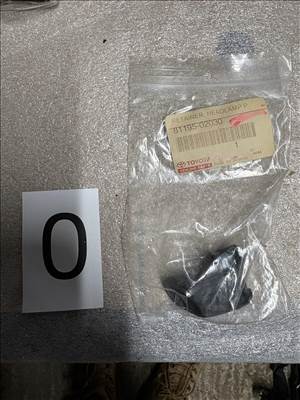 Toyota Corolla (E120/E130) fényszóró javító fül  8119502030