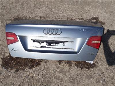 Audi A6 C6 facelift 2008-2011 csomagtérajtó kompletten. Angol lámpa van benne.