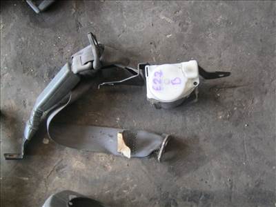 Mazda E 2200 biztonsági öv 