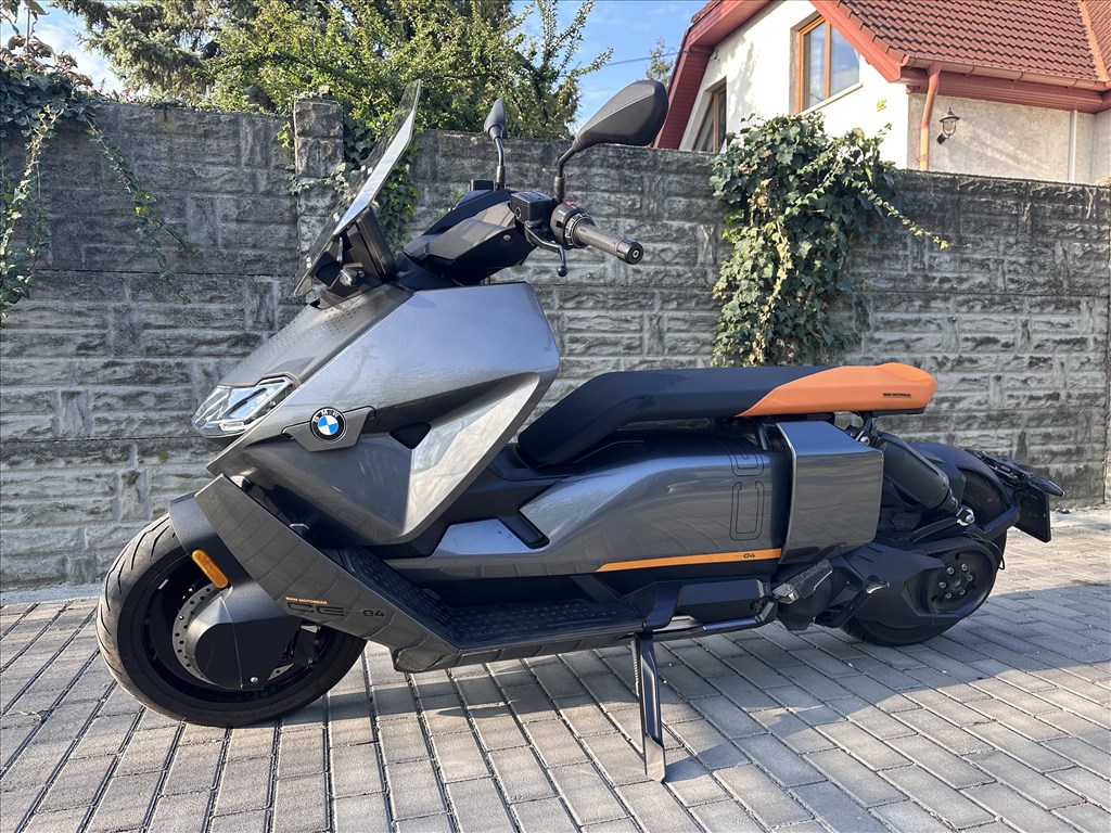 BMW CE -04  4. kép