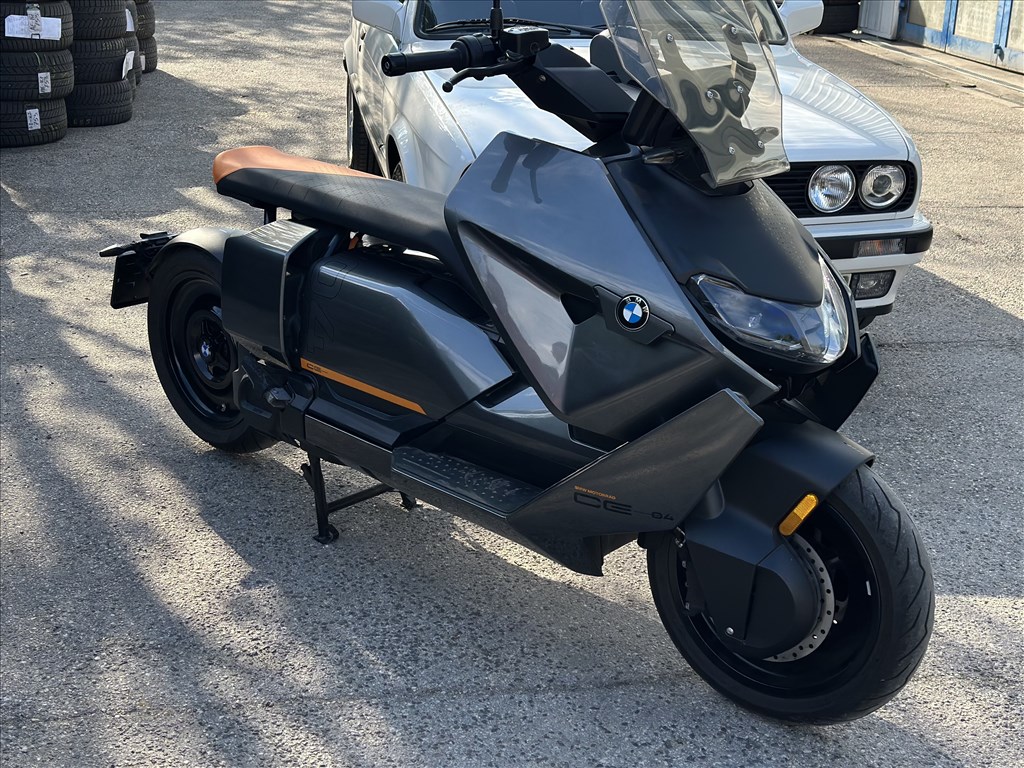BMW CE -04  5. kép