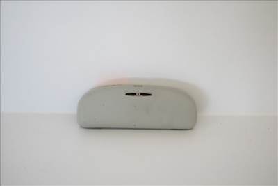 BMW napszemüvegtartó