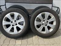  4x100 lyukosztású 16" újszerű (gyári felni) alufelni, rajta 205/55 újszerű Vredestein nyári gumik