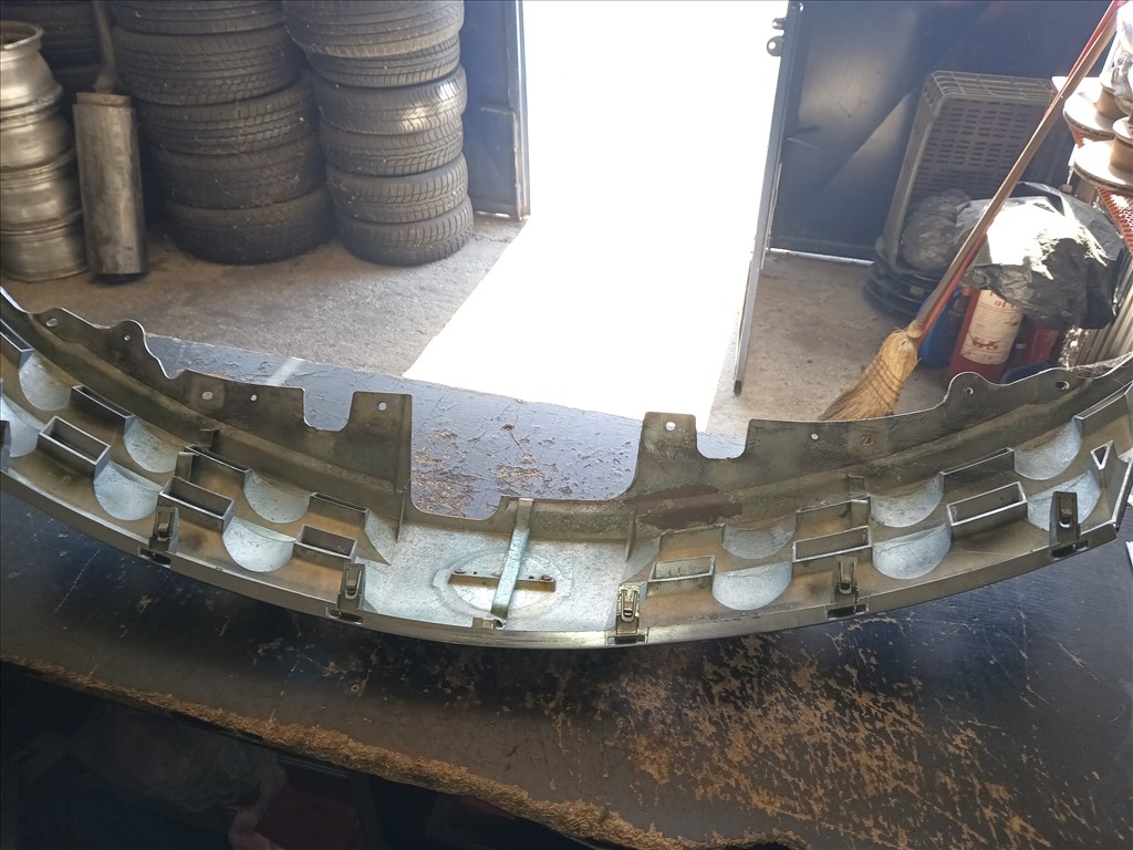 Nissan Murano I hűtőrács  nissan62310ca000 3. kép