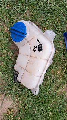 Audi A4 (B6/B7) kiegyenlítő tartály 