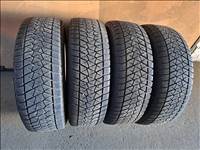 4db 215/70 R16 Bridgestone Blizzak DM-V2 Téli gumi eladó! Állapota 6mm minta ára! 12500Ft/db 